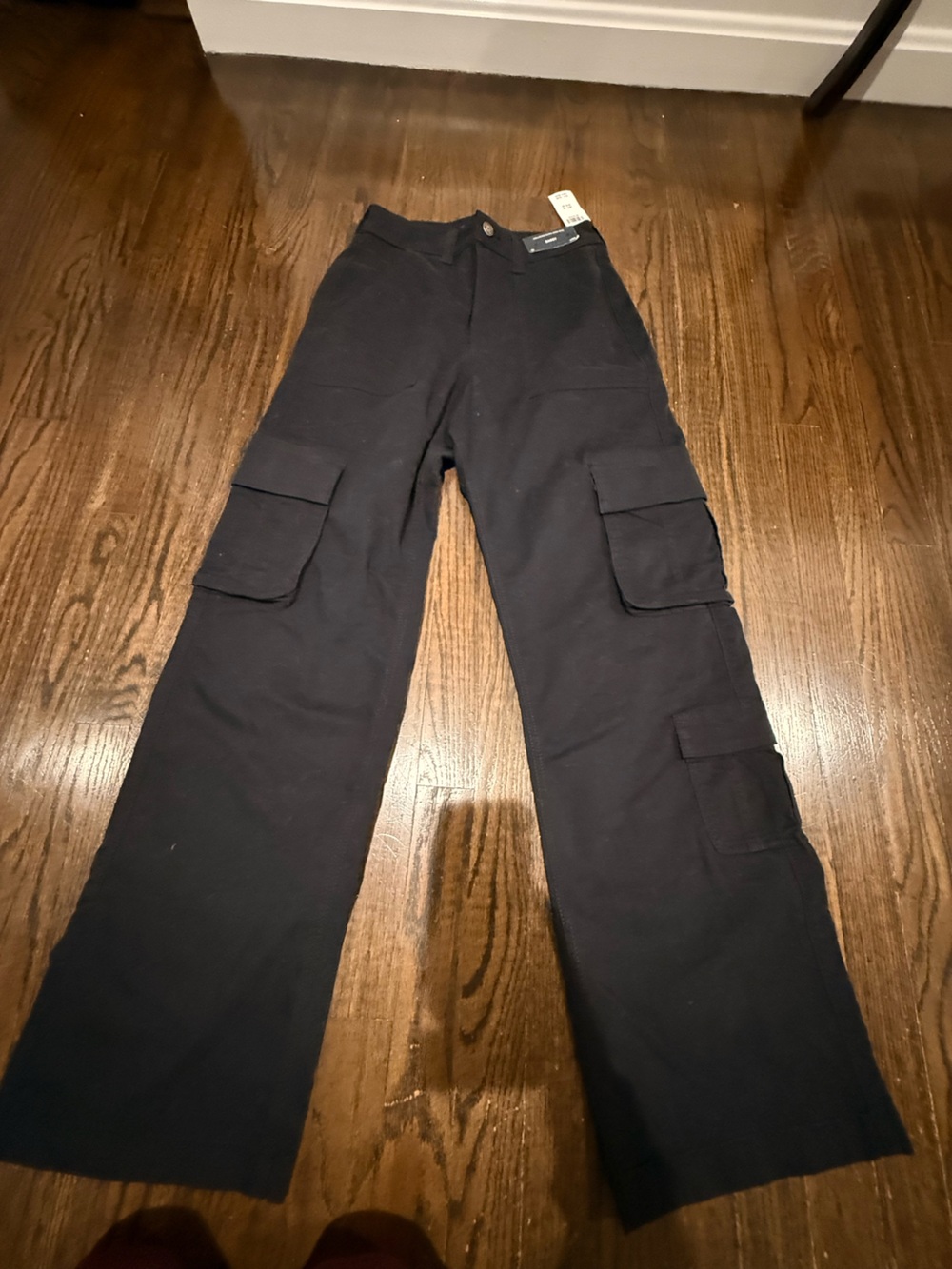 Women’s  Black Cargo Wide-Leg Pants